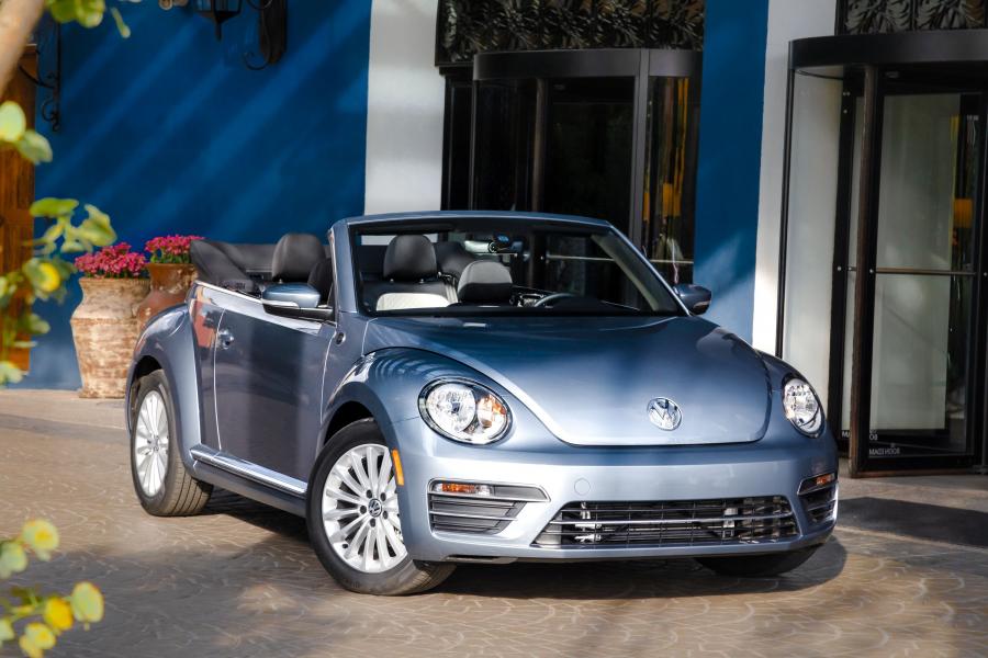  Volkswagen Beetle Final Edition Convertible 2018 года  (NA) (фото 12 из 15)